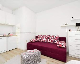 Rozy A2 Apartment Ocean view - Drašnice - Living room