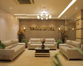 Regal Hotel and Restaurant - Mathura - Lobby