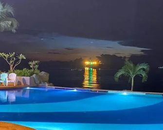 Ehsan Seaview Hotel Port Dickson - Port Dickson - Bazén