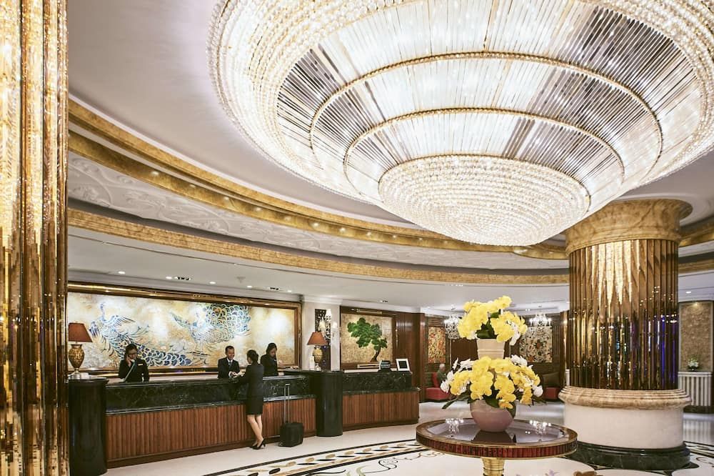 Windsor Plaza Hotel