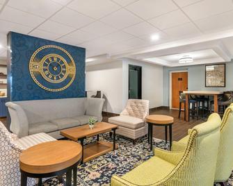 The Clocktower Hotel at Century House, an Ascend Collection Hotel - Cohoes - Lobby