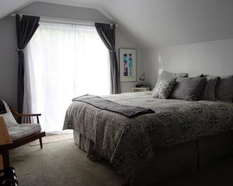 Classic Kitisilano two-room studio suite - Vancouver - Bedroom