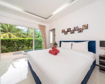 Oxavia Garden Oasis in Nai Harn - Your Private Tropical Garden with 3 Cabins and Jacuzzi - Rawai - Dormitor