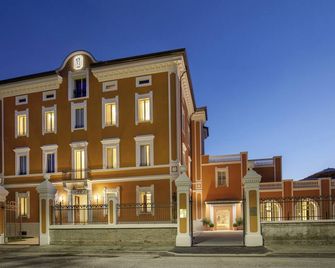 Villa Miliani - Fabriano - Gebäude