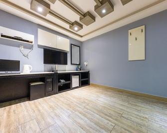 Asan Ing Hotel - Asan - Cocina