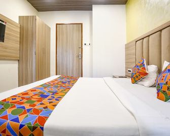 Via Priceless - Mumbai - Bedroom