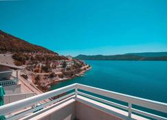 Villa With Garage And Private Beach - Neum - Balcon