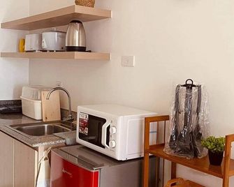 Luxurious, Cool & Comfortable Condo in Las Pinas! - Las Piñas - Küche