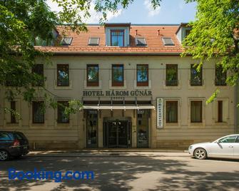 Hotel Három Gúnár - Kecskemét - Budynek