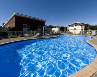 Beachside Resort Motel Whitianga - Whitianga - Pool