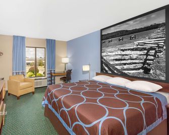 Super 8 by Wyndham Bentonville - בנטונוויל - חדר שינה