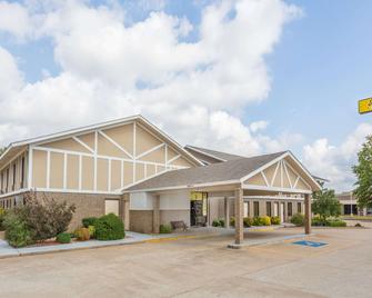 Super 8 by Wyndham Bentonville - Bentonville - Rakennus