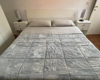 Bilocale Incantevole - Casalecchio di Reno - Camera da letto