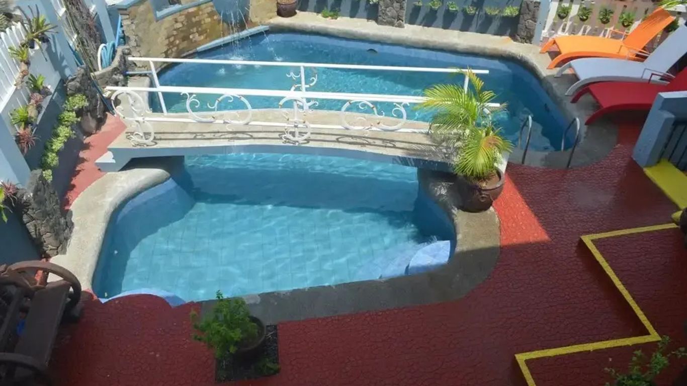 Grand Peninsula Suites