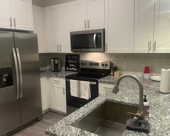 Business Suite Richardson/Cityline - Richardson - Kitchen