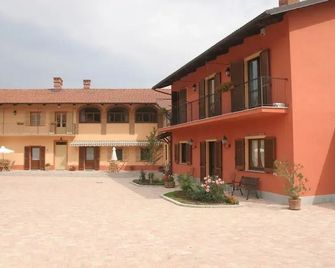Agriturismo Isorella - Cherasco - Gebäude