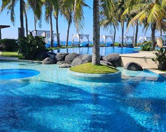 Apartamentos Los Cabos Monterrico by l´Aurora Inn - Monterrico - Piscina