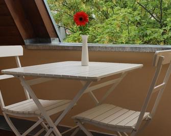 Freshly renovated old pearl - great central location! - Leipzig - Balcó