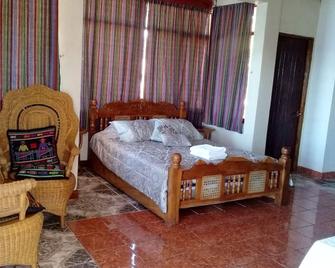Hotel Nuestro Sueño - San Antonio Palopó - Schlafzimmer