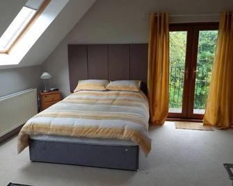 Treetops Loft: TouristNI , approved property situated near Belfast. - Newtownabbey - Bedroom