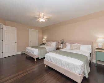 Spacious House - Great Location In Old Town Notl With Hot Tub & Univ. Ev Charger - Niagara-on-the-Lake - Bedroom