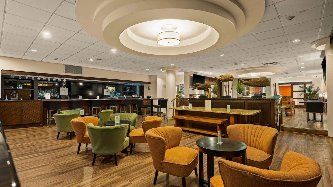 Airport Honolulu Hotel, Trademark Collection by Wyndham