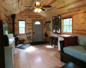 Heritage Hideaway- Tiny House - Chatfield - Wohnzimmer