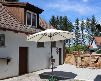 s`Dörfle at home in nature / family and animals welcome - Aulendorf - Patio