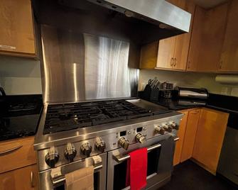 Strawberry Hill - South Portland - Kitchen