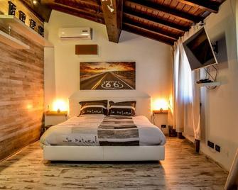 Essenziale - Castellaccio - Camera da letto