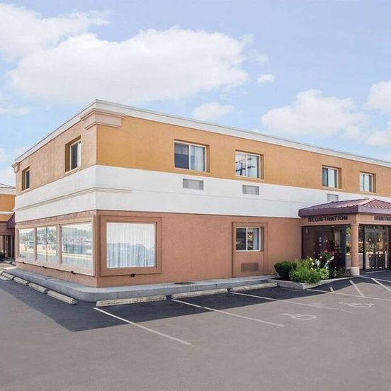 FairBridge Inn Express Buffalo Airport / Williamsville image 1