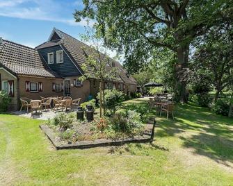 Attractive farmhouse in Giethoorn with garden - Giethoorn - Patio