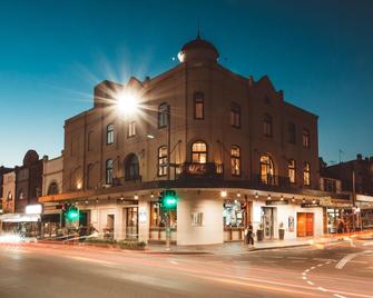 Crown Hotel Surry Hills - Sydney - Building