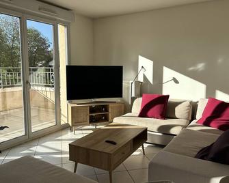 Appartement 2 Chambres Logement Entier Proche Villefranche sur Saône - Porte-des-Pierres-Dorées - Salon
