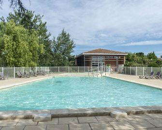 Residence Sun Hols Les Rives du Lac - Saint-Saturnin-lès-Avignon - Piscine