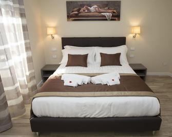 Leonardo Da Vinci Guest House - Roma - Quarto