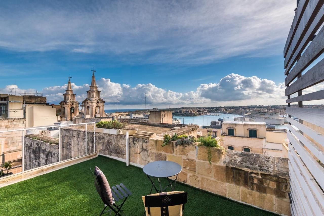 Balcony view of Valletta Lucente