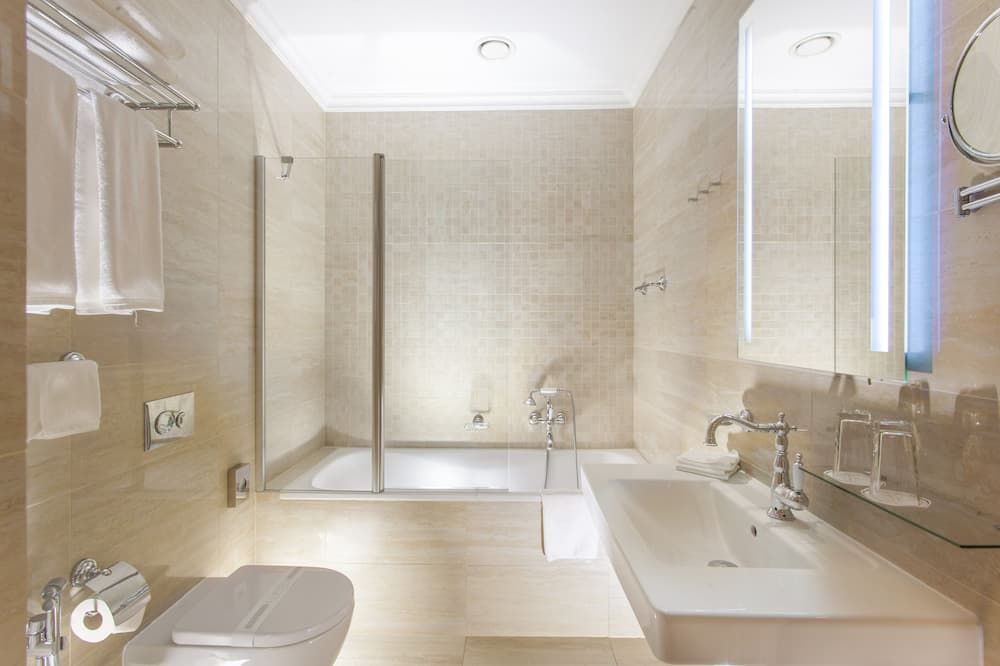 Luxury Spa Hotel Olympic Palace - Carlsbad - Bathroom
