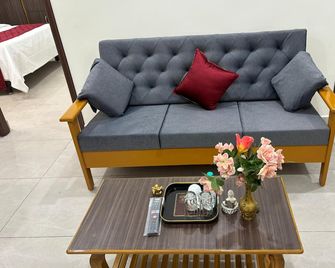 Ps Elite Home Stay - Tirupati - Sala de estar