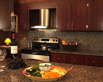 Fortaleza Suites - San Juan - Kitchen