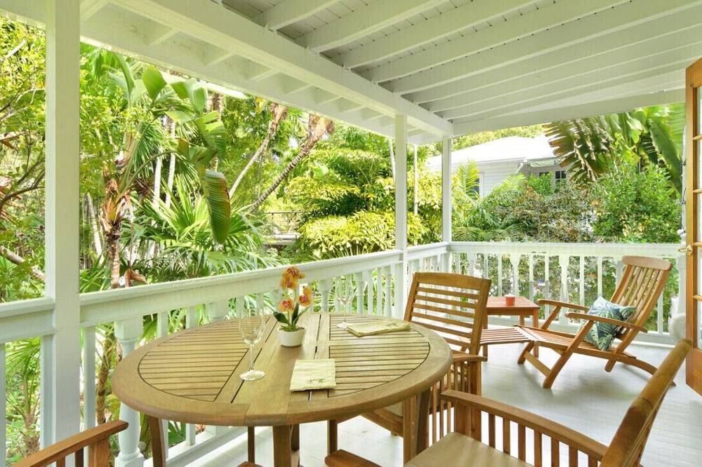 Elegant Key West Tree House - Walking Distance to Beach and Duval - קי ווסט - מרפסת