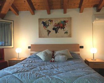 Appartamenti Esmera - Desenzano del Garda - Soverom