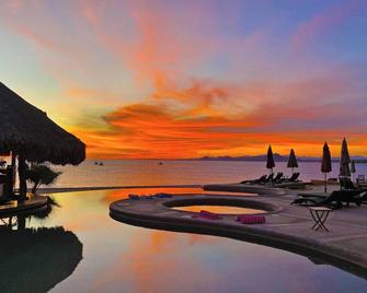 Beachfront, Sea of Cortez, Wi-Fi, White Sandy Beaches, Pools. - Los Barriles - Playa