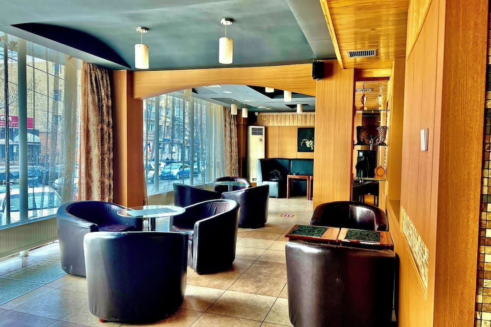 Kharaa Hotel & Restaurant thumbnail 2