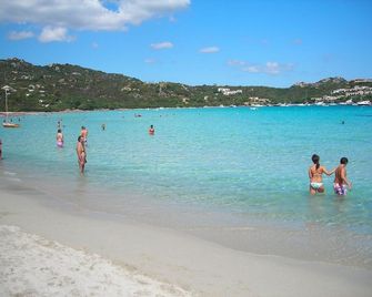 Residence Le Corti Di Marinella - Golfo Aranci - Spiaggia