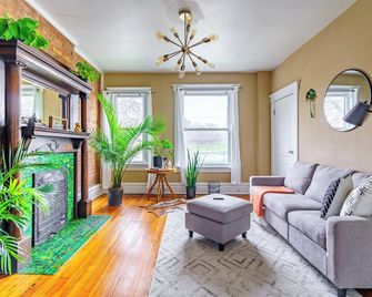 Jungle House Luxury Stays - Columbus Downtown Short North - Columbus - Stue