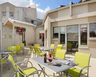 Ibis Le Havre Sud Harfleur - Harfleur - Innenhof
