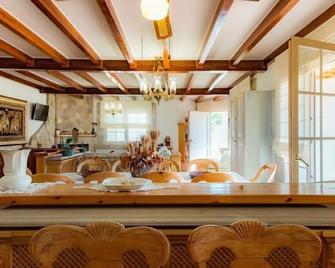 Rural house (full rental) Villa Gallart for 6 peoplebrbrbrbrbrbrbr - Pobla de Ciérvoles - Comedor