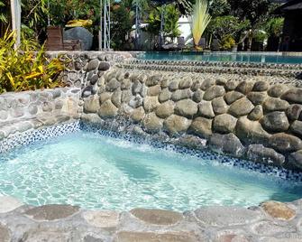 White Chocolate Hills Resort - Zamboanguita - Pool