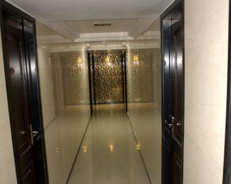 hotel solitaire - Navi Mumbai - Hall